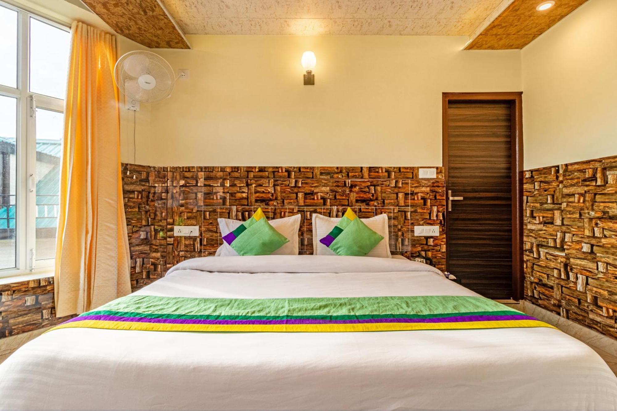Hotel Treebo Srishti Vaikunth With Mountain View Shimla Exterior foto