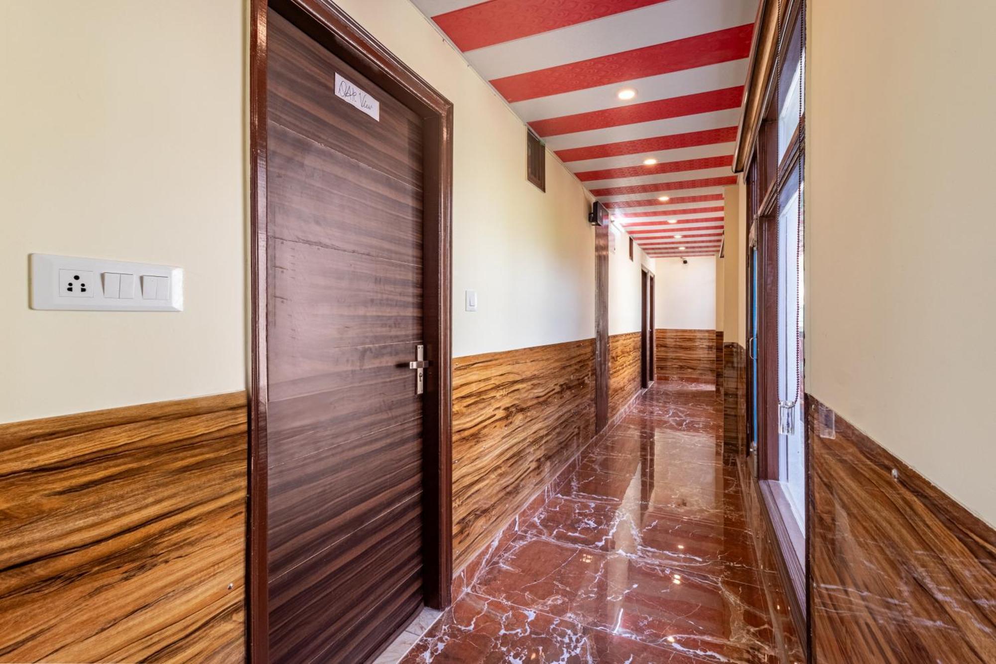 Hotel Treebo Srishti Vaikunth With Mountain View Shimla Exterior foto