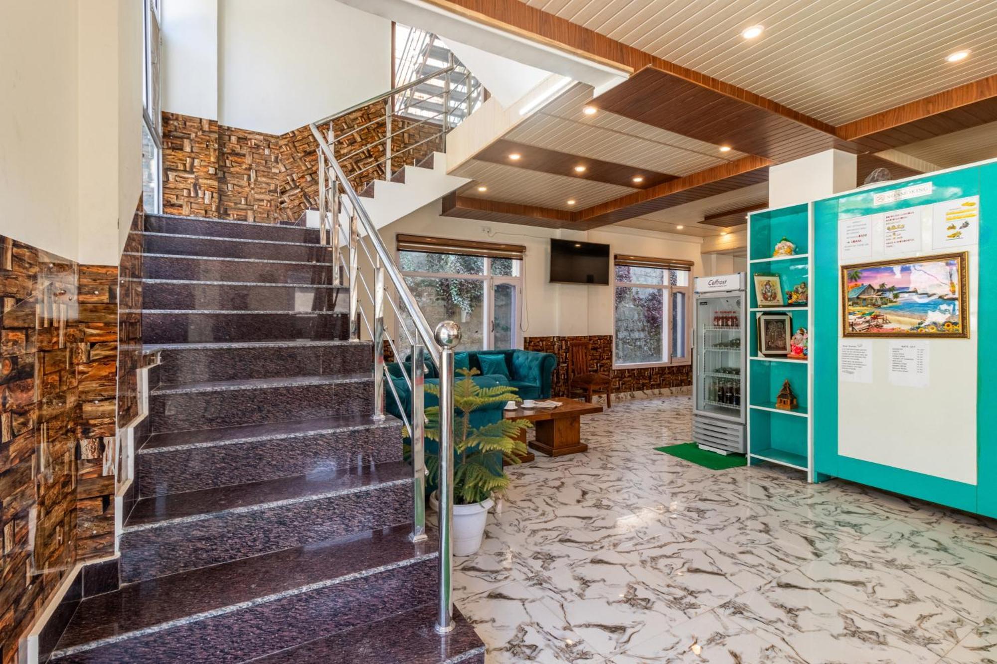 Hotel Treebo Srishti Vaikunth With Mountain View Shimla Exterior foto