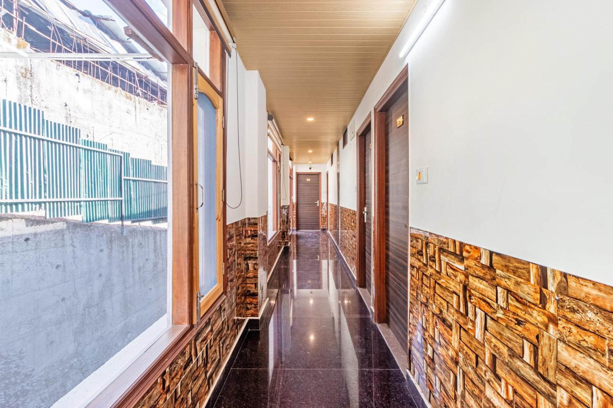 Hotel Treebo Srishti Vaikunth With Mountain View Shimla Exterior foto