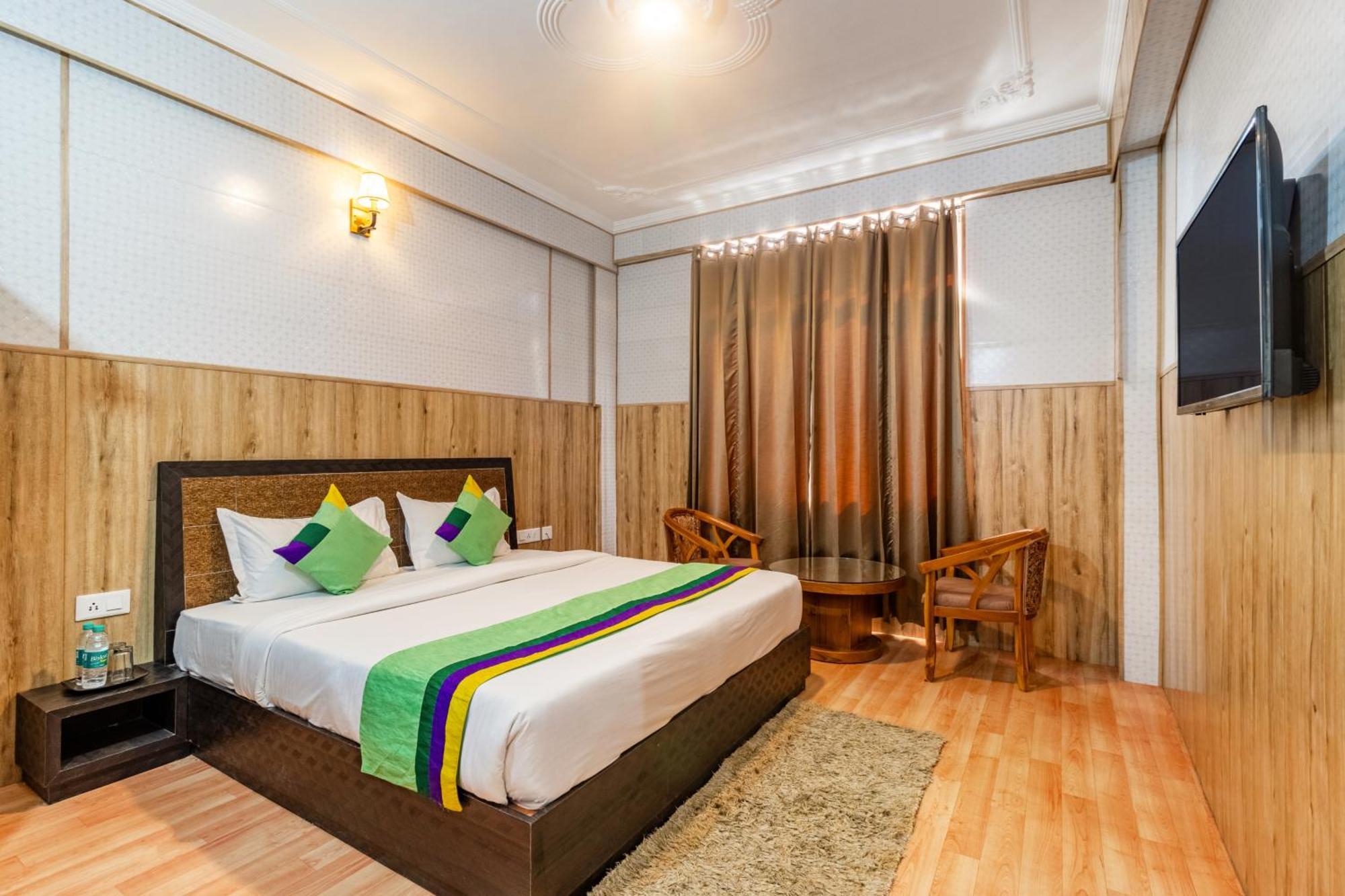 Hotel Treebo Srishti Vaikunth With Mountain View Shimla Exterior foto