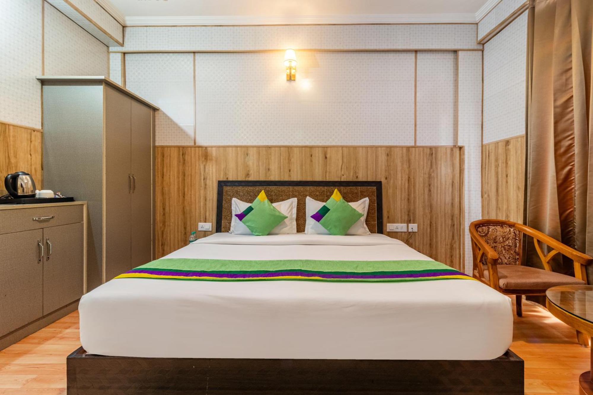 Hotel Treebo Srishti Vaikunth With Mountain View Shimla Exterior foto