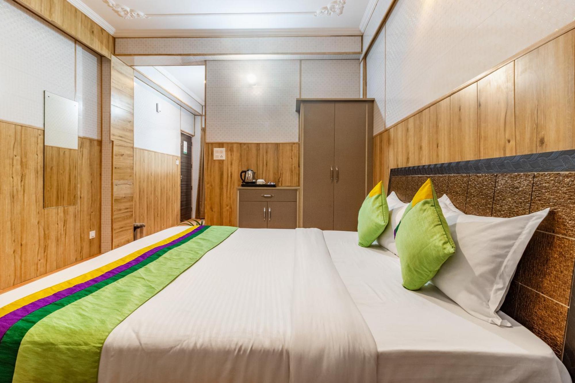 Hotel Treebo Srishti Vaikunth With Mountain View Shimla Exterior foto