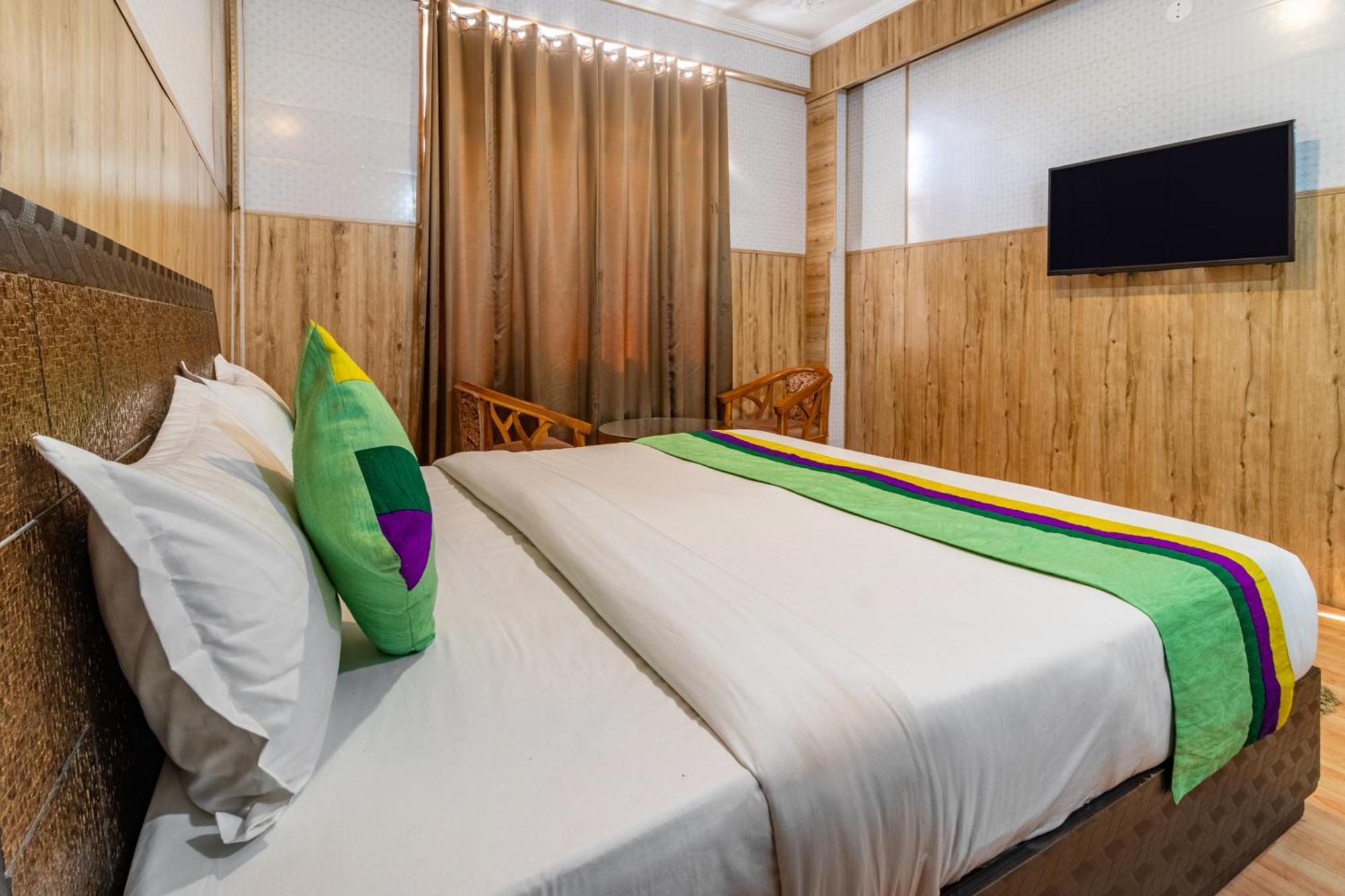 Hotel Treebo Srishti Vaikunth With Mountain View Shimla Exterior foto